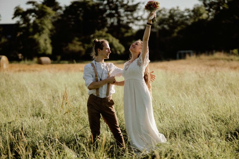 analogxdigital_de 5 dancing couple outside in warm film look